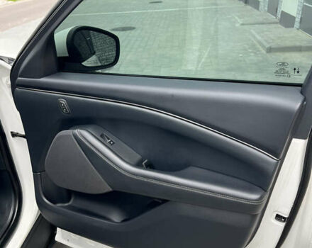 Білий Форд Mustang Mach-E, об'ємом двигуна 0 л та пробігом 34 тис. км за 27400 $, фото 11 на Automoto.ua