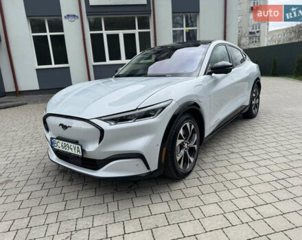 Белый Форд Mustang Mach-E, объемом двигателя 0 л и пробегом 77 тыс. км за 21800 $, фото 4 на Automoto.ua