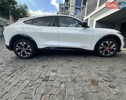 Белый Форд Mustang Mach-E, объемом двигателя 0 л и пробегом 16 тыс. км за 29000 $, фото 6 на Automoto.ua
