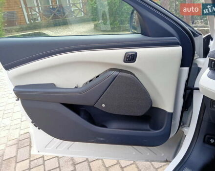 Белый Форд Mustang Mach-E, объемом двигателя 0 л и пробегом 26 тыс. км за 34900 $, фото 13 на Automoto.ua