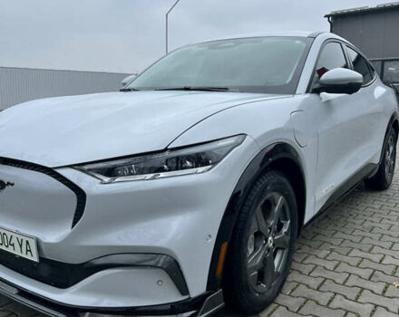 Белый Форд Mustang Mach-E, объемом двигателя 0 л и пробегом 67 тыс. км за 30000 $, фото 2 на Automoto.ua