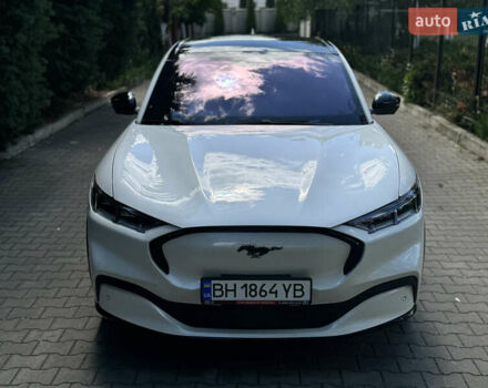 Белый Форд Mustang Mach-E, объемом двигателя 0 л и пробегом 75 тыс. км за 23500 $, фото 2 на Automoto.ua