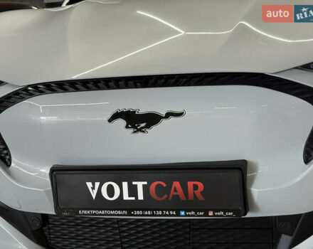 Белый Форд Mustang Mach-E, объемом двигателя 0 л и пробегом 228 тыс. км за 19900 $, фото 6 на Automoto.ua