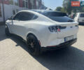 Белый Форд Mustang Mach-E, объемом двигателя 0 л и пробегом 68 тыс. км за 28500 $, фото 5 на Automoto.ua