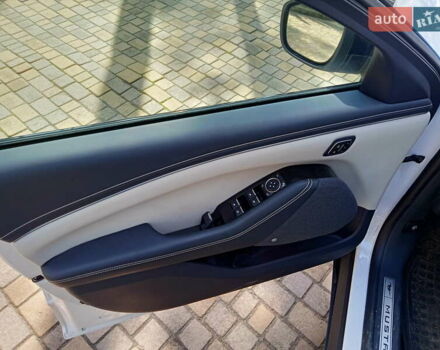 Белый Форд Mustang Mach-E, объемом двигателя 0 л и пробегом 26 тыс. км за 34900 $, фото 32 на Automoto.ua