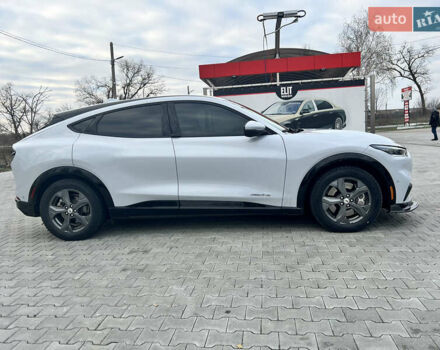 Белый Форд Mustang Mach-E, объемом двигателя 0 л и пробегом 67 тыс. км за 30000 $, фото 14 на Automoto.ua