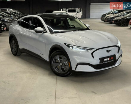 Белый Форд Mustang Mach-E, объемом двигателя 0 л и пробегом 228 тыс. км за 19900 $, фото 2 на Automoto.ua