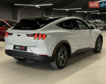 Белый Форд Mustang Mach-E, объемом двигателя 0 л и пробегом 228 тыс. км за 19900 $, фото 39 на Automoto.ua
