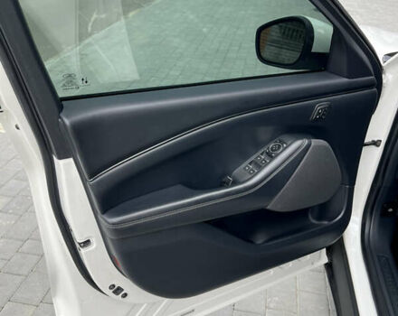 Білий Форд Mustang Mach-E, об'ємом двигуна 0 л та пробігом 34 тис. км за 27400 $, фото 8 на Automoto.ua