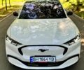 Белый Форд Mustang Mach-E, объемом двигателя 0 л и пробегом 73 тыс. км за 23500 $, фото 2 на Automoto.ua