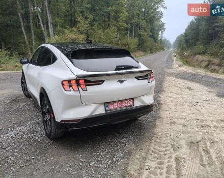 Белый Форд Mustang Mach-E, объемом двигателя 0 л и пробегом 116 тыс. км за 23200 $, фото 4 на Automoto.ua