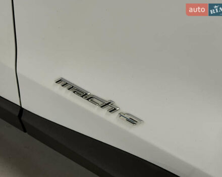 Белый Форд Mustang Mach-E, объемом двигателя 0 л и пробегом 228 тыс. км за 19900 $, фото 16 на Automoto.ua