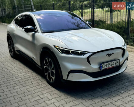 Белый Форд Mustang Mach-E, объемом двигателя 0 л и пробегом 75 тыс. км за 23500 $, фото 1 на Automoto.ua