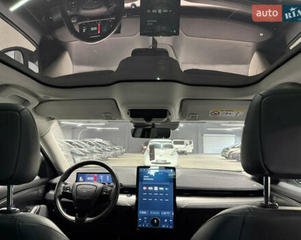 Белый Форд Mustang Mach-E, объемом двигателя 0 л и пробегом 228 тыс. км за 19900 $, фото 52 на Automoto.ua