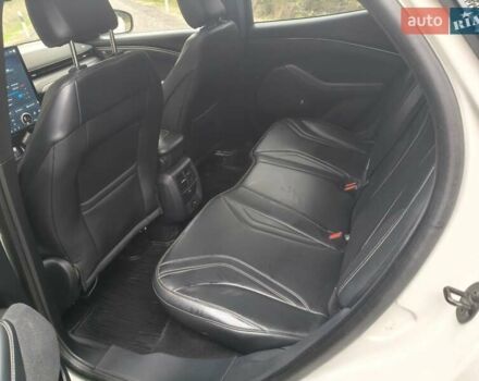 Белый Форд Mustang Mach-E, объемом двигателя 0 л и пробегом 116 тыс. км за 23200 $, фото 1 на Automoto.ua