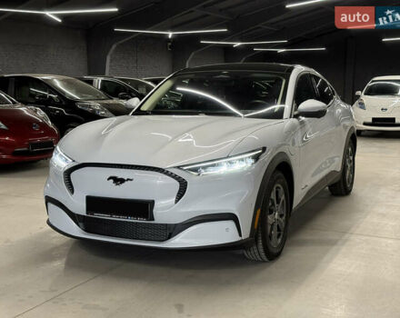Белый Форд Mustang Mach-E, объемом двигателя 0 л и пробегом 228 тыс. км за 19900 $, фото 10 на Automoto.ua