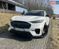 Білий Форд Mustang Mach-E, об'ємом двигуна 0 л та пробігом 61 тис. км за 27500 $, фото 2 на Automoto.ua