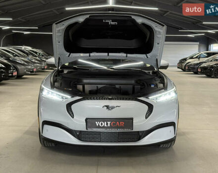 Белый Форд Mustang Mach-E, объемом двигателя 0 л и пробегом 228 тыс. км за 19900 $, фото 31 на Automoto.ua