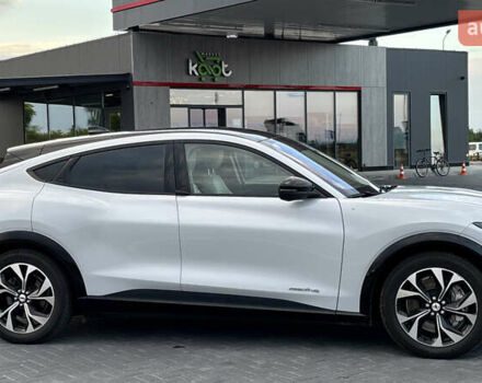 Белый Форд Mustang Mach-E, объемом двигателя 0 л и пробегом 56 тыс. км за 25700 $, фото 7 на Automoto.ua