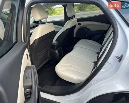 Белый Форд Mustang Mach-E, объемом двигателя 0 л и пробегом 56 тыс. км за 25700 $, фото 15 на Automoto.ua