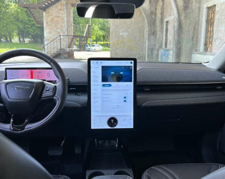 Белый Форд Mustang Mach-E, объемом двигателя 0 л и пробегом 79 тыс. км за 25300 $, фото 5 на Automoto.ua