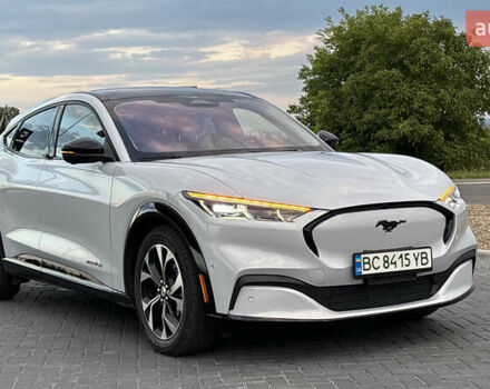 Белый Форд Mustang Mach-E, объемом двигателя 0 л и пробегом 56 тыс. км за 25700 $, фото 3 на Automoto.ua