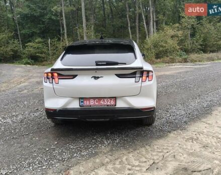 Белый Форд Mustang Mach-E, объемом двигателя 0 л и пробегом 116 тыс. км за 23200 $, фото 3 на Automoto.ua