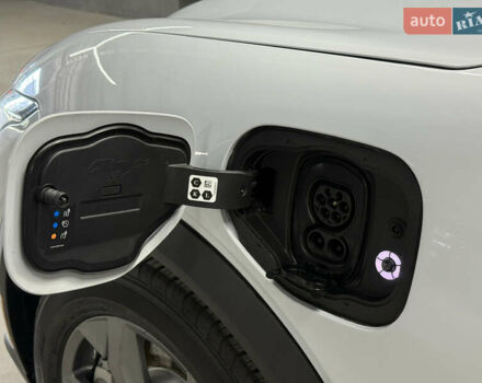 Белый Форд Mustang Mach-E, объемом двигателя 0 л и пробегом 228 тыс. км за 19900 $, фото 18 на Automoto.ua