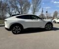Белый Форд Mustang Mach-E, объемом двигателя 0 л и пробегом 46 тыс. км за 30990 $, фото 5 на Automoto.ua