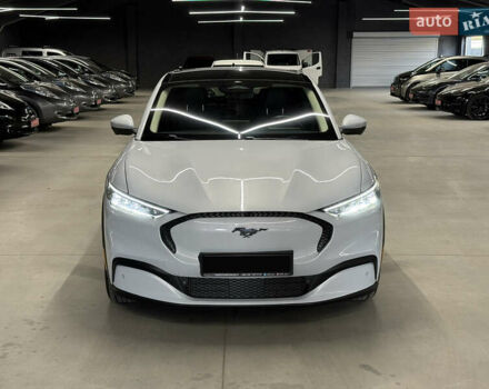 Белый Форд Mustang Mach-E, объемом двигателя 0 л и пробегом 228 тыс. км за 19900 $, фото 7 на Automoto.ua