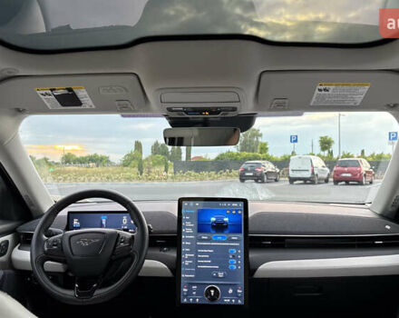 Белый Форд Mustang Mach-E, объемом двигателя 0 л и пробегом 56 тыс. км за 25700 $, фото 9 на Automoto.ua