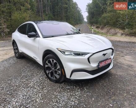 Белый Форд Mustang Mach-E, объемом двигателя 0 л и пробегом 116 тыс. км за 23200 $, фото 7 на Automoto.ua
