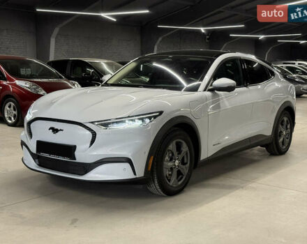 Белый Форд Mustang Mach-E, объемом двигателя 0 л и пробегом 228 тыс. км за 19900 $, фото 11 на Automoto.ua