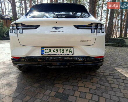 Белый Форд Mustang Mach-E, объемом двигателя 0 л и пробегом 26 тыс. км за 34900 $, фото 9 на Automoto.ua