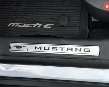 Белый Форд Mustang Mach-E, объемом двигателя 0 л и пробегом 56 тыс. км за 25700 $, фото 23 на Automoto.ua