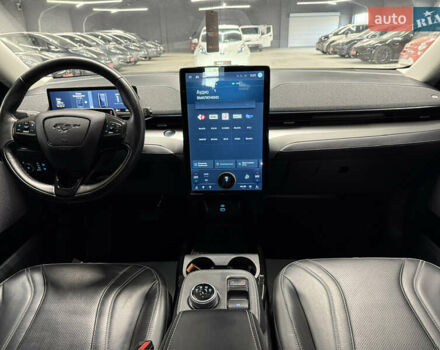 Белый Форд Mustang Mach-E, объемом двигателя 0 л и пробегом 228 тыс. км за 19900 $, фото 59 на Automoto.ua