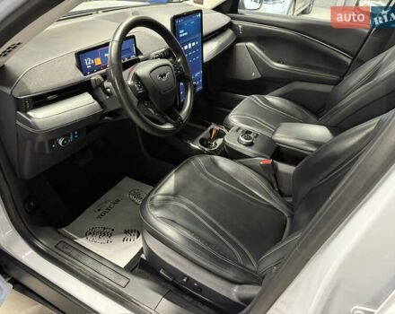 Белый Форд Mustang Mach-E, объемом двигателя 0 л и пробегом 228 тыс. км за 19900 $, фото 61 на Automoto.ua