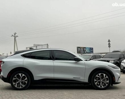 Белый Форд Mustang Mach-E, объемом двигателя 0 л и пробегом 80 тыс. км за 26640 $, фото 8 на Automoto.ua