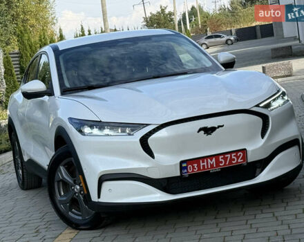 Белый Форд Mustang Mach-E, объемом двигателя 0 л и пробегом 57 тыс. км за 23600 $, фото 2 на Automoto.ua