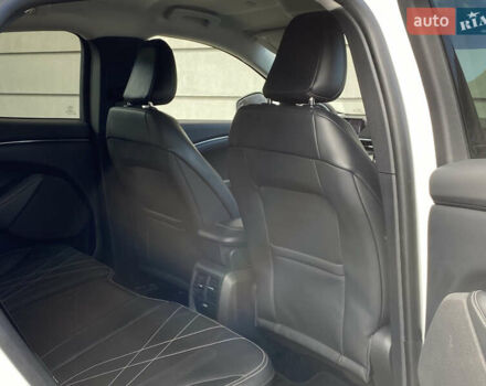 Белый Форд Mustang Mach-E, объемом двигателя 0 л и пробегом 58 тыс. км за 22950 $, фото 90 на Automoto.ua