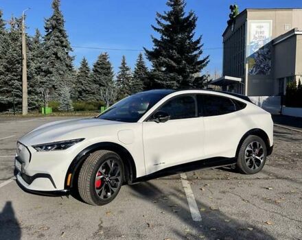 Белый Форд Mustang Mach-E, объемом двигателя 0 л и пробегом 4 тыс. км за 40000 $, фото 2 на Automoto.ua