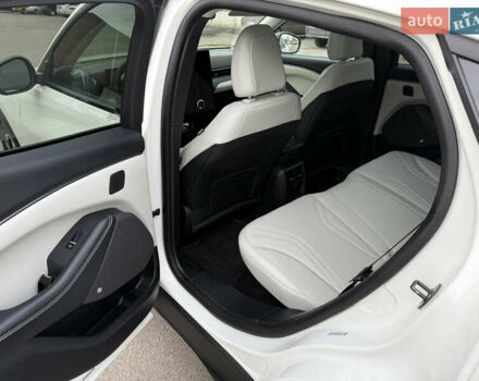 Білий Форд Mustang Mach-E, об'ємом двигуна 0 л та пробігом 61 тис. км за 23500 $, фото 12 на Automoto.ua