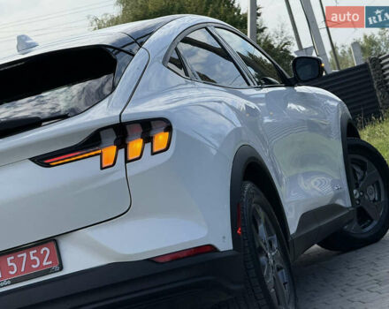 Белый Форд Mustang Mach-E, объемом двигателя 0 л и пробегом 57 тыс. км за 23600 $, фото 23 на Automoto.ua