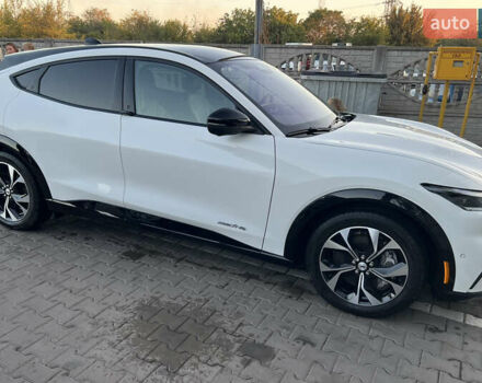 Білий Форд Mustang Mach-E, об'ємом двигуна 0 л та пробігом 48 тис. км за 26100 $, фото 9 на Automoto.ua