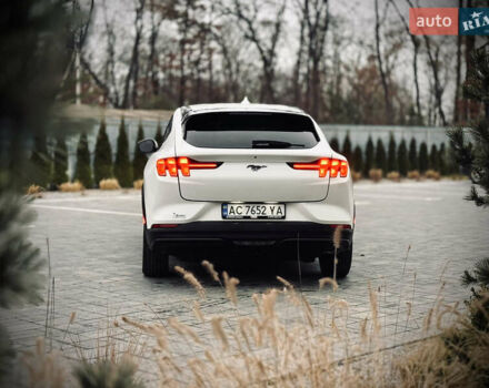 Белый Форд Mustang Mach-E, объемом двигателя 0 л и пробегом 93 тыс. км за 22250 $, фото 4 на Automoto.ua