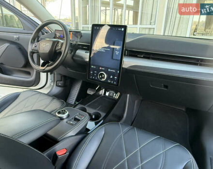 Белый Форд Mustang Mach-E, объемом двигателя 0 л и пробегом 60 тыс. км за 22200 $, фото 70 на Automoto.ua