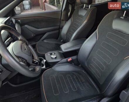 Белый Форд Mustang Mach-E, объемом двигателя 0 л и пробегом 31 тыс. км за 31999 $, фото 50 на Automoto.ua