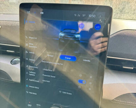 Білий Форд Mustang Mach-E, об'ємом двигуна 0 л та пробігом 90 тис. км за 21500 $, фото 6 на Automoto.ua