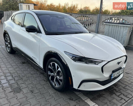 Білий Форд Mustang Mach-E, об'ємом двигуна 0 л та пробігом 48 тис. км за 26100 $, фото 1 на Automoto.ua