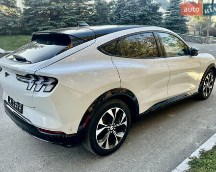 Белый Форд Mustang Mach-E, объемом двигателя 0 л и пробегом 51 тыс. км за 29900 $, фото 8 на Automoto.ua
